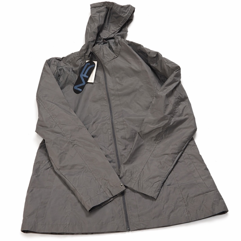 NWT- Mens light weight windbreaker jacket XL